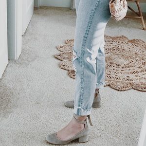 STEVE MADDEN: STRAPPY HEEL